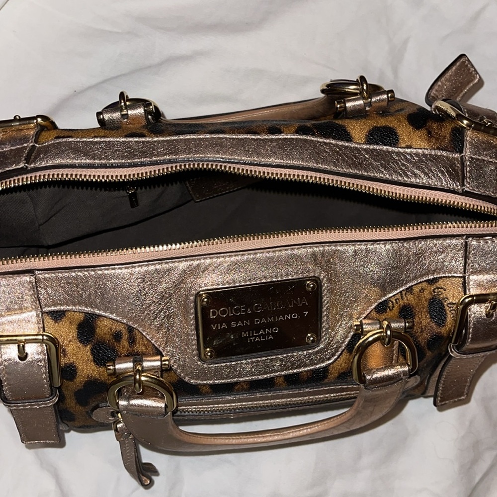 ❤️SOLD❤️Dolce Cabanna preloved excellent condition bag has a strap leopard print - Picture 9 of 16